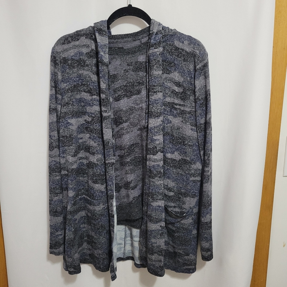 Lucky Brand Gray Camouflage L/S Top (M) and  Open-Front Cardigan (S)